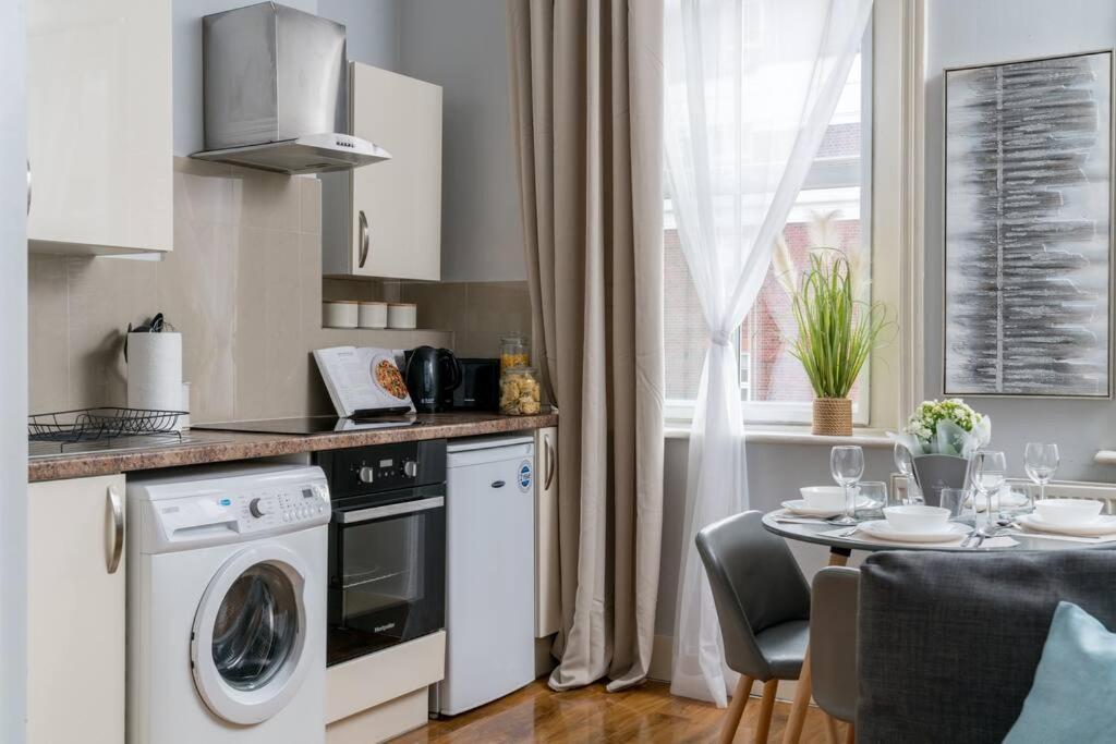 Cozy 1 Bed For 4 Paddington Daire Londra Dış mekan fotoğraf