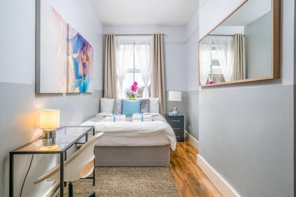 Cozy 1 Bed For 4 Paddington Daire Londra Dış mekan fotoğraf